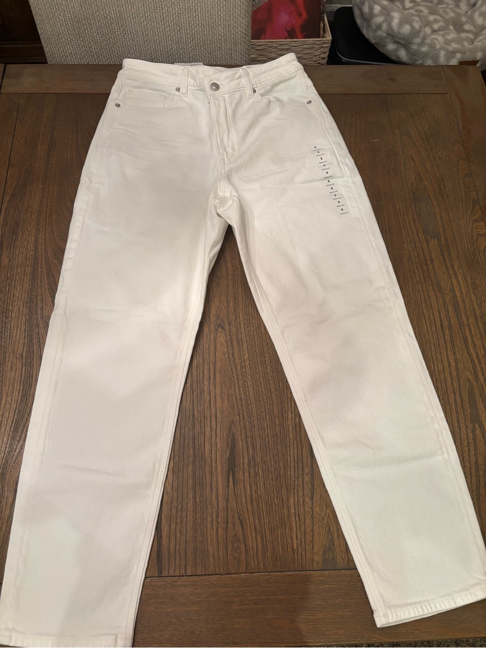 American Eagle Bright White Mom Jeans